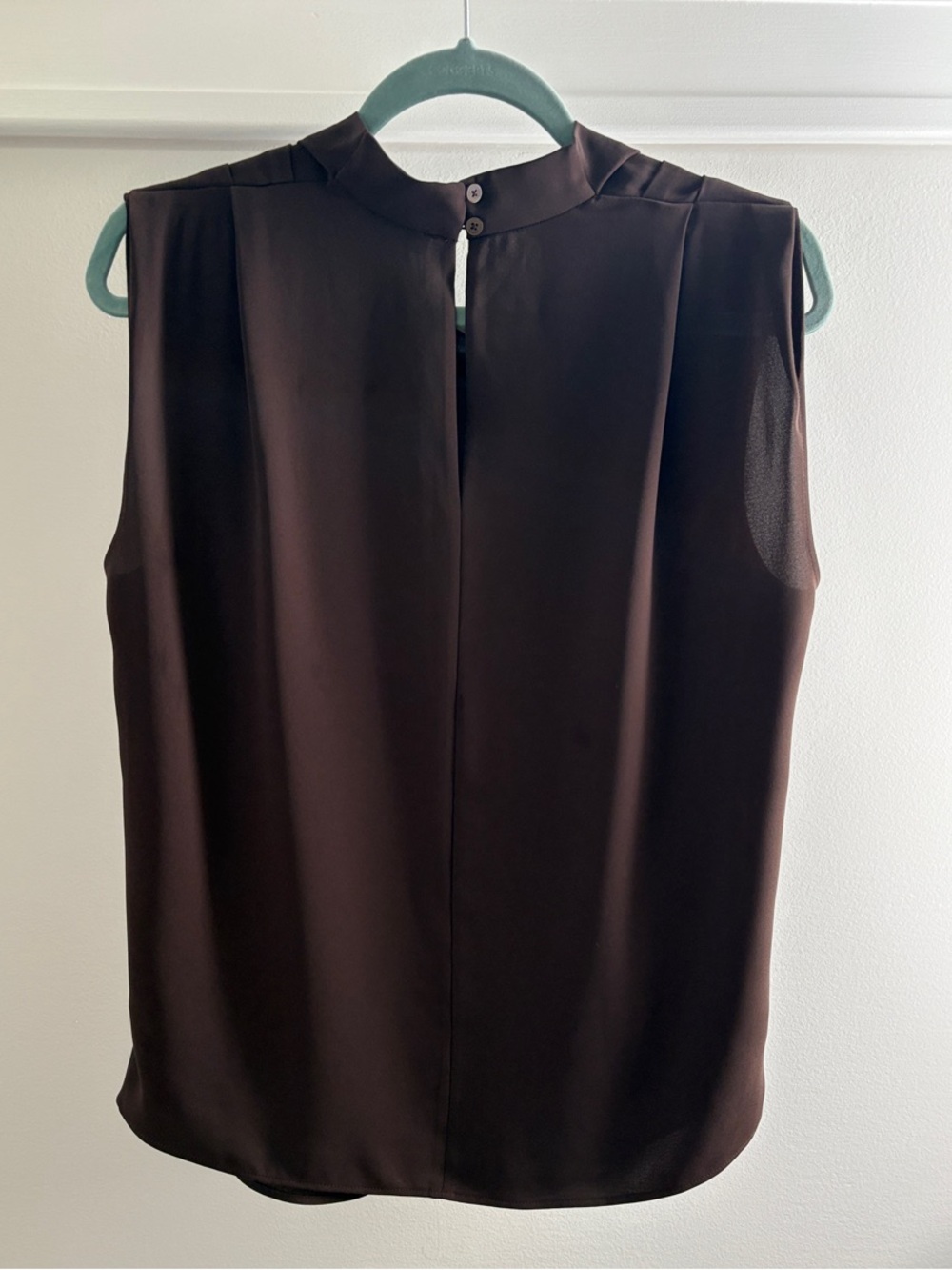 Aritzia Sleeveless Cowl-Neck Carter Blouse in Rich Mocha Brown - Picture 3 of 3